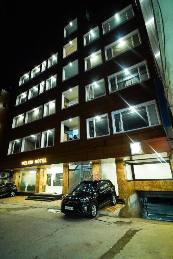 Welkin Hotel , Hyderabad Secunderabad Exterior photo