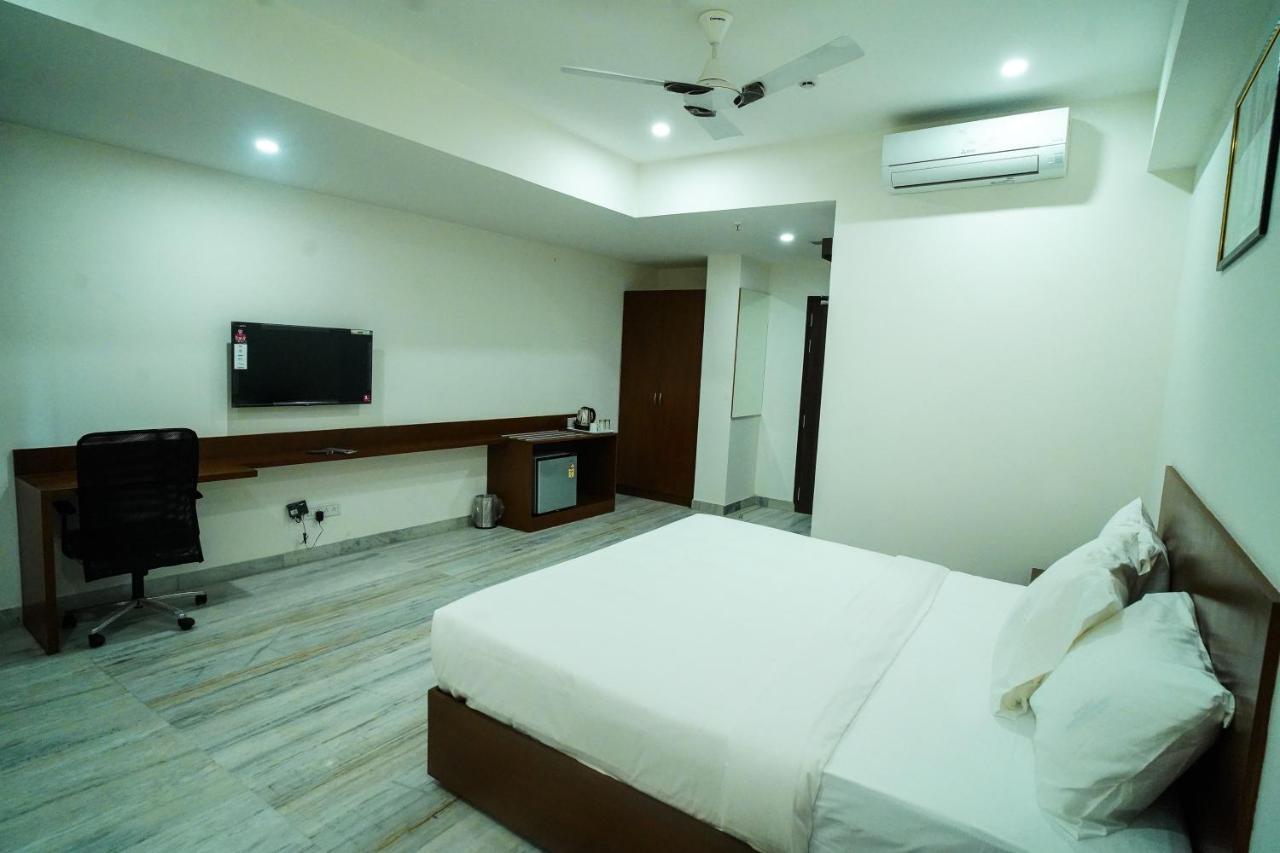Welkin Hotel , Hyderabad Secunderabad Exterior photo