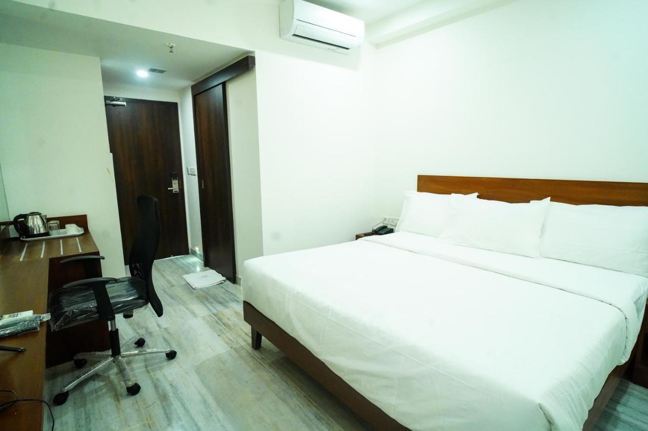 Welkin Hotel , Hyderabad Secunderabad Exterior photo