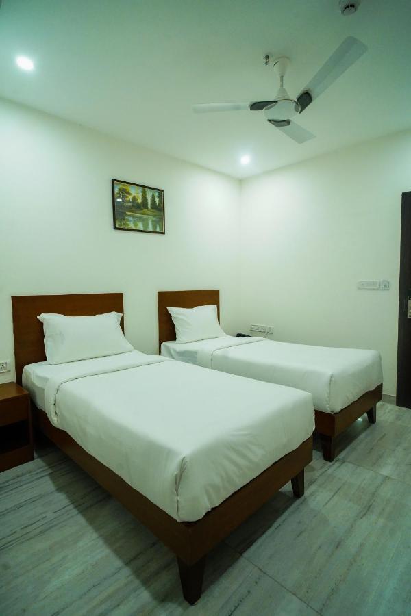 Welkin Hotel , Hyderabad Secunderabad Exterior photo